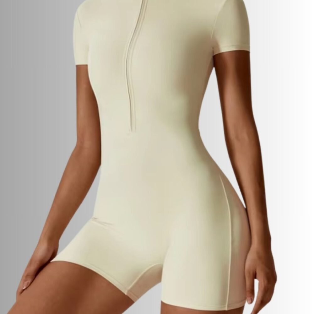 yoga suit with stand up collar